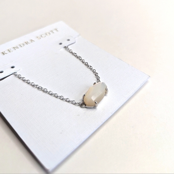 Kendra Scott Ever Opalescent Quartz Pendant Silver Choker Necklace Cream Stone - Picture 4 of 8